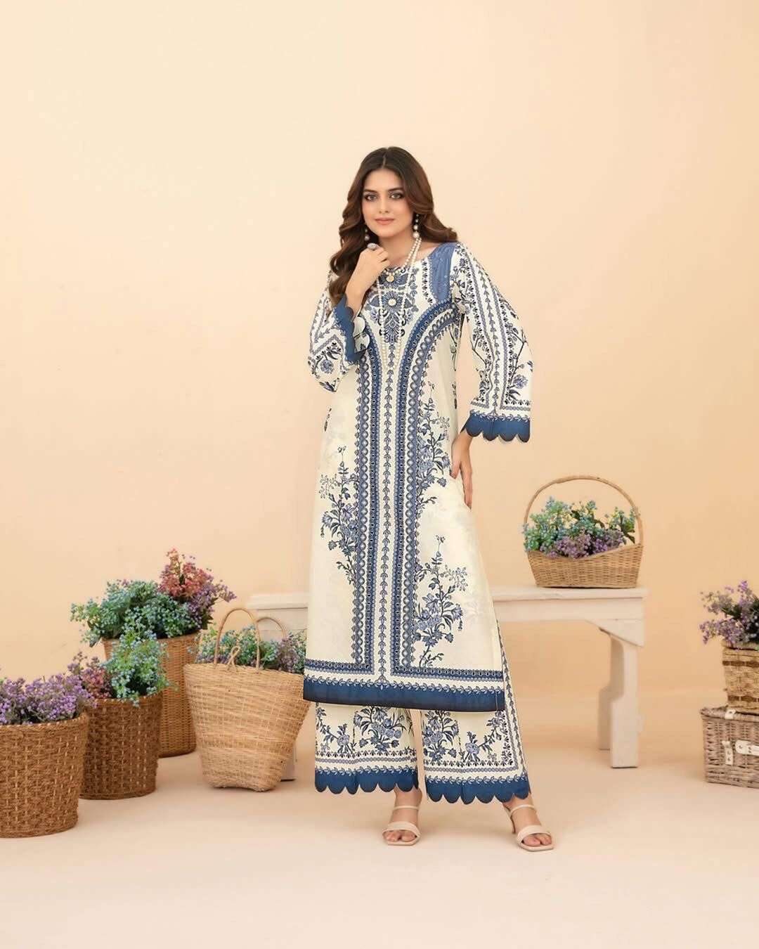 Minel Model And Open Pic by Tawakkal